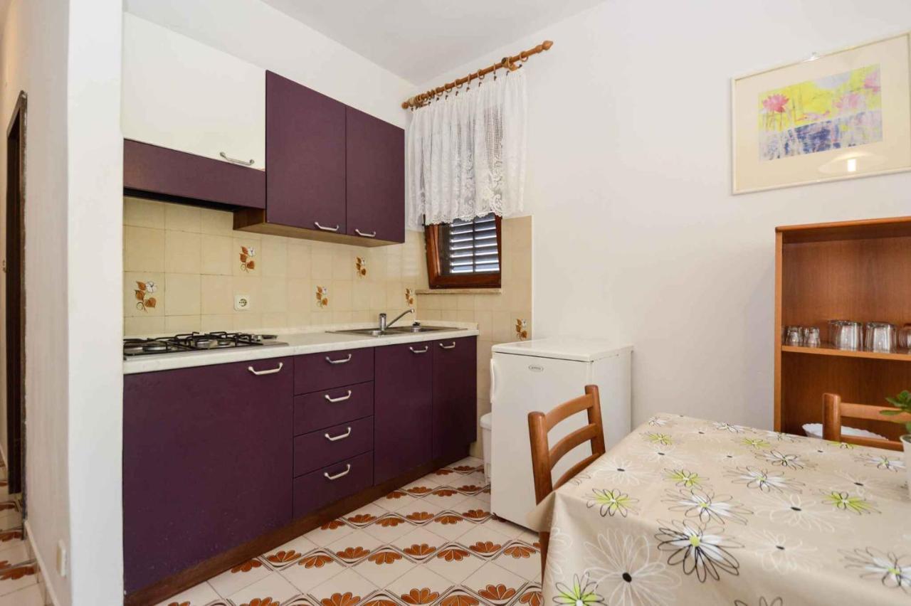 Silvia By Interhome * Pula
